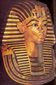 Золотая маска мумии Тутанхамона